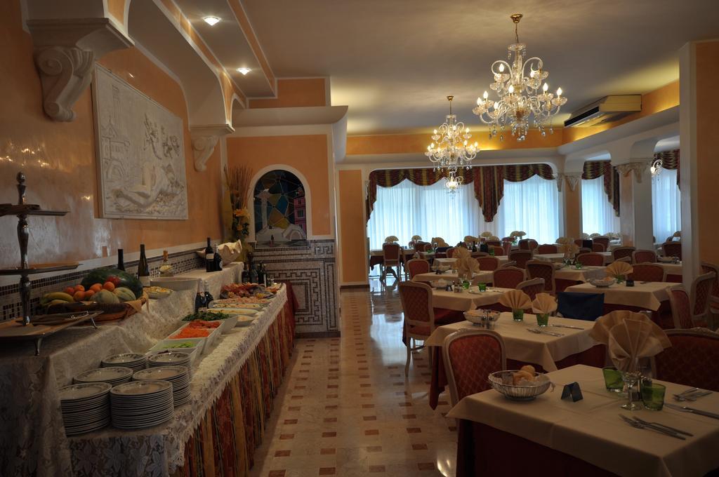 Hotel Real Sottomarina Extérieur photo